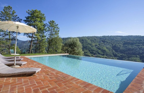 Pescia Villa | Idyllic Private Villa with Pool, Hot Tub & Pet Friendly