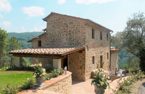 Pescia Villa | Idyllic Private Villa with Pool, Hot Tub & Pet Friendly