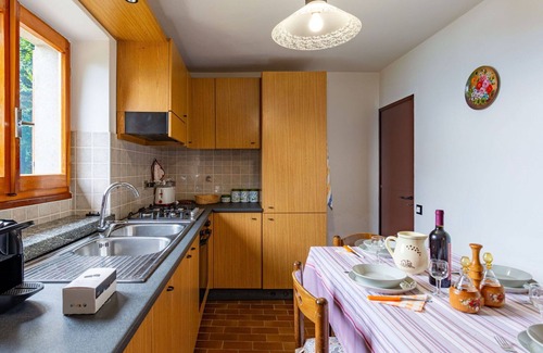 Plesio House | Inviting Private Villa for 6 with Pets, WIFI, and Terrace
