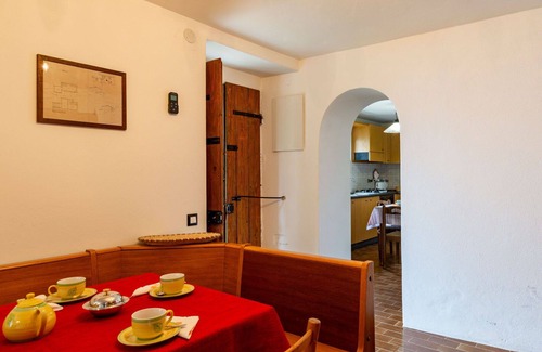 Plesio House | Inviting Private Villa for 6 with Pets, WIFI, and Terrace