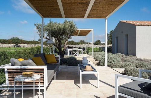 Ragusa Villa | Private Villa with Pool, A/C, Ocean Views & Wifi Access