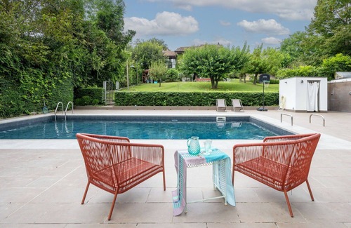 Moncalieri House | Spacious Private Villa with Pool for 12 Guests