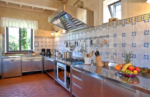 Porrena Villa | Elegant Villa Retreat with Private Pool & Scenic Views