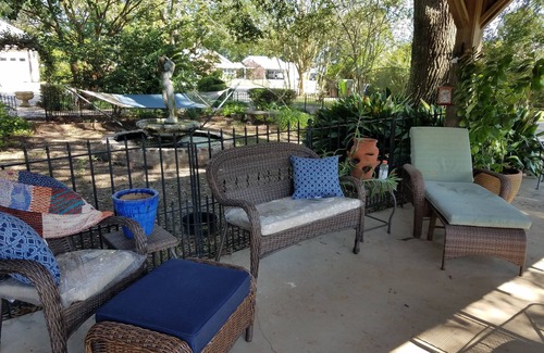 Breaux Bridge Condo | Charming Bayou Retreat with Pool and Spa Amenities
