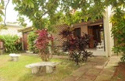 Sainte-Anne Apartment | Scenic Oceanfront Retreat Steps from the Beach, Rated 9/10
