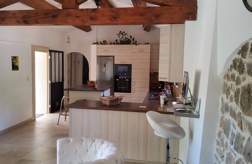 Lorgues Villa | Tranquil Provençal Retreat with Private Pool and Ocean Views