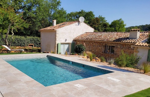 Lorgues Villa | Tranquil Provençal Retreat with Private Pool and Ocean Views