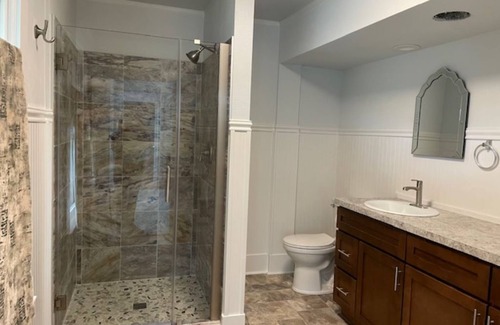 Carnation Bed & Breakfast | Remarkable Queen Room with Private Bath in Historic B&B