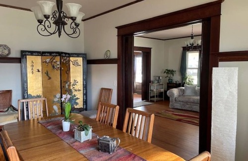 Carnation Bed & Breakfast | Remarkable Queen Room with Private Bath in Historic B&B