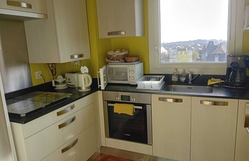 Rotheneuf-Le Pont Apartment | Renovated Apartment with Sea View, Steps from the Beach