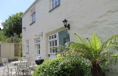 Truro House | Tranquil Rural Cottage with Pool and Ocean View in Cornwall