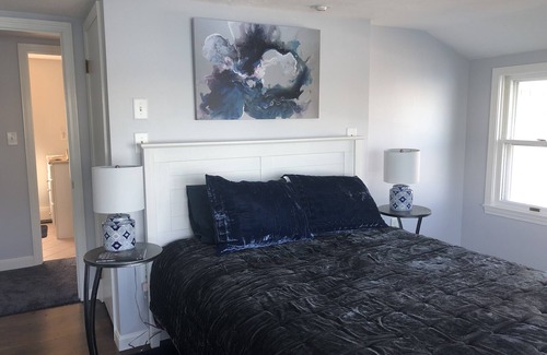 Kingston Cottage | Tranquil Waterfront Oasis with Breakfast & Family Amenities
