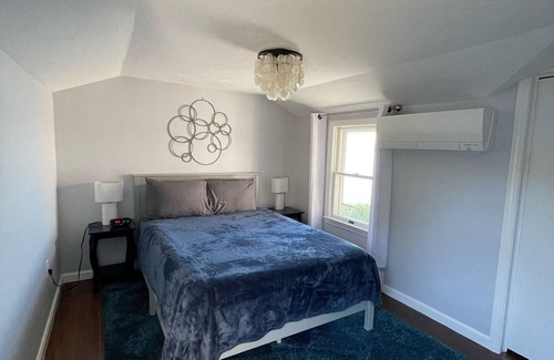 Kingston Cottage | Tranquil Waterfront Oasis with Breakfast & Family Amenities