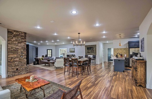 Powell Butte House | Idyllic Ranch Home with Cascade Mountain Views & Spa