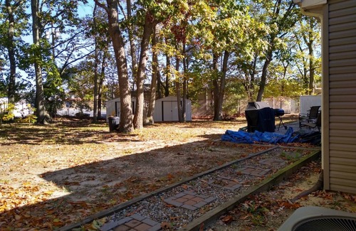 Toms River House | Pet-Friendly Ranch with Ocean View & Spacious Backyard