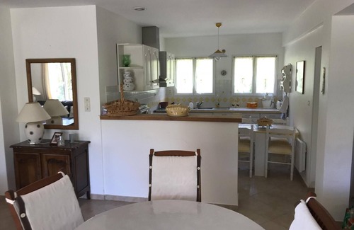 Banne House | Elegant Getaway with Pool and Ocean Views, Near Vans