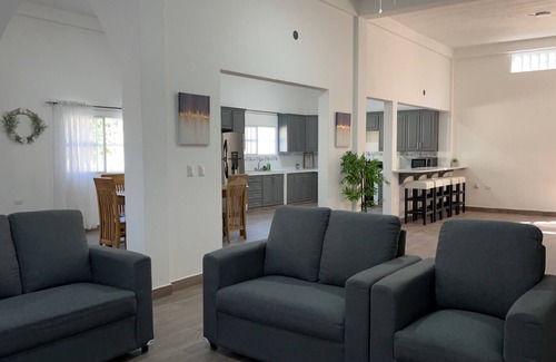 Metapan House | Contemporary Brick Style Home with Spa & Pet-Friendly Atmosphere
