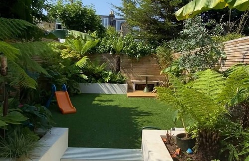 Clapham House | Delightful Family Home in Abbeville Village, Clapham