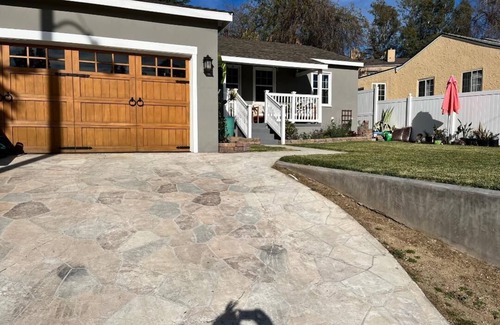 Altadena House | Charming Home Surrounded by Nature Near Pasadena Trails