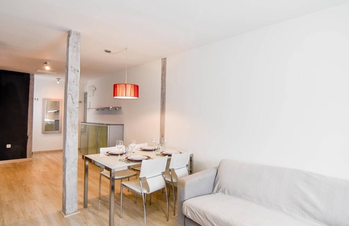 Santander Apartment | Refurbished Flat Steps from Sardinero Beach with Ocean View