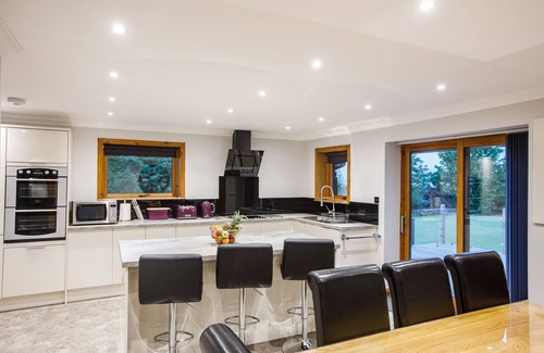 Auchterhouse House | Relaxing House with Hot Tub in Peaceful Dundee Location
