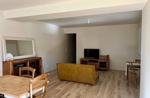 Cabannes Apartment | Beautiful renovated apartment in the countryside
