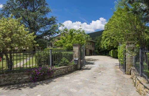 Cortona Villa | Renovated Stone Villa with Private Pool & Ocean View