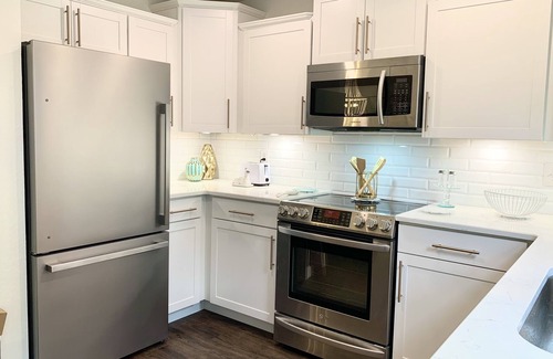 Gulf Breeze House | Renovated Townhouse with Spectacular Sound Views & Spa