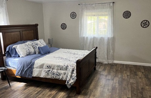 Kreole House | Renovated Home in Moss Point - Child Friendly & Rated 10/10