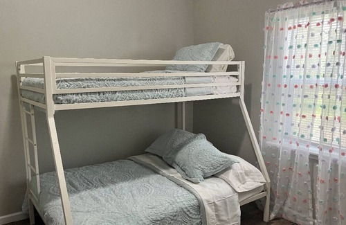 Kreole House | Renovated Home in Moss Point - Child Friendly & Rated 10/10