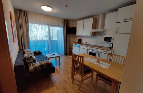 Naz Bed & Breakfast | Inviting Residence Klementhof with Garden & Outdoor Pool
