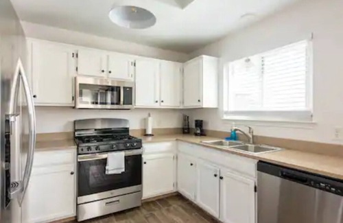 Round Rock House | Tranquil Resort Home with Pool and Lake View Amenities