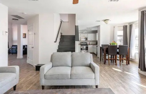 Round Rock House | Tranquil Resort Home with Pool and Lake View Amenities