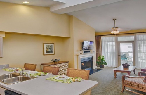 Northeast Virginia Beach Resort | Unforgettable Resort Suite with Ocean View & Spa Access