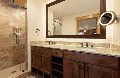 Gatlinburg Resort | Relaxing Resort with Jacuzzi, Close to Gatlinburg Attractions