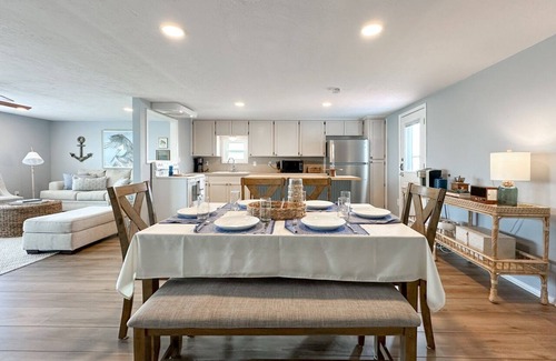 Matagorda House | River House: Fishing Pier, Ocean Views & Family-Friendly Fun