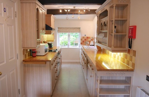 Airton Apartment | Beautiful Riverside Cottage Apartment in Malhamdale for 1 to 4 people.