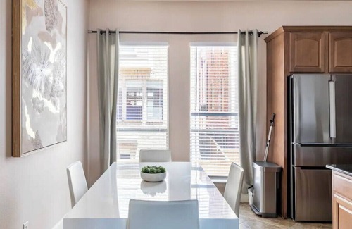 Downtown Dallas House | Beautiful Rooftop Townhouse in Downtown Dallas! Across from the Farmers Market!