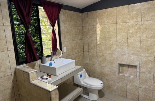 Suchitoto Bed & Breakfast | Tranquil Retreat Near Suchitoto Surrounded by Nature