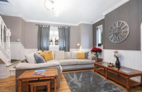 Gilmerton House | Cozy Rooms at Edinburgh Cottage Guest House with Free Parking