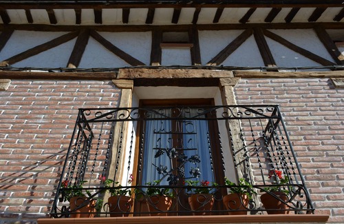 Villar de Torre Cottage | Rural Retreat with Pool & Spa in Scenic La Rioja