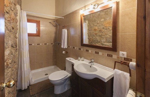 Farena Cottage | Charming Rural Retreat in Montañas de Prades with Spa