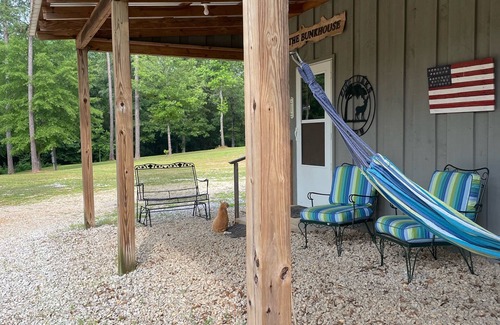 Coker House | Idyllic Rural Retreat with Kitchen & Breakfast Near Tuscaloosa