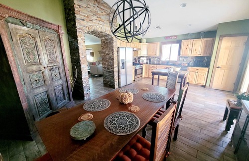 Corona de Tucson House | Rustic 2 BDR Home in SE Tucson with Breakfast & Family Fun