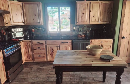 Corona de Tucson House | Rustic 2 BDR Home in SE Tucson with Breakfast & Family Fun