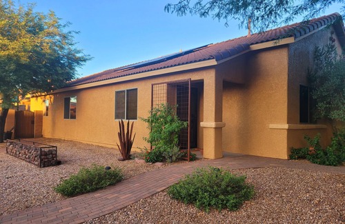 Corona de Tucson House | Rustic 2 BDR Home in SE Tucson with Breakfast & Family Fun