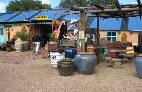 Tererro Cabin | Inviting Rustic Indian-Bear Cabin by the Pecos River