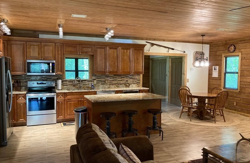 Crystal River Cabin | Rustic Modern Log Home: 10/10 Rated & Family-Friendly Stay