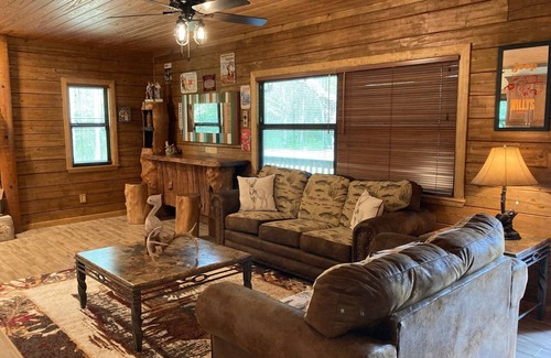Crystal River Cabin | Rustic Modern Log Home: 10/10 Rated & Family-Friendly Stay