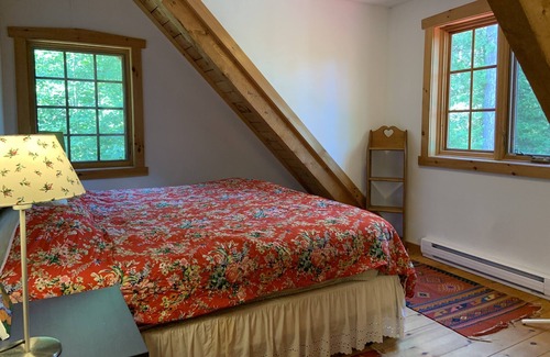 North Frontenac Cottage | Cozy Modern Log Cabin with Lake View and Pet-Friendly Options